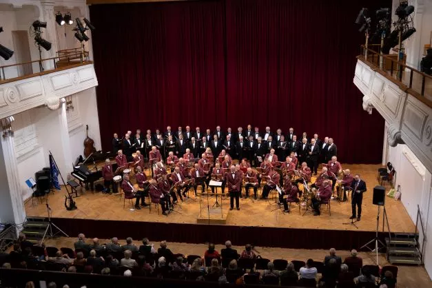 VRELEC SPOMINOV NA GLASBO NIKOLI NE PRESAHNE