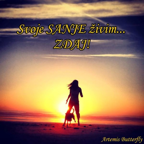 Photo: "Ne čakaj pomladi, ne čakaj na maj...
Svoje sanje živi že danes, v bistvu kar ZDAJ!"
V naši naravi je, da težimo k izpolnitvi naših notranjih vzgibov, ter sledimo poti, ki jo je začrtala naša duša. Skozi leta odraščanja prevzamemo in ponotranjimo veliko idej, razmišljanj in vzorcev iz okolice. To se velikokrat izraža kot zatiranje naših lastnih potreb in želja.
Namesto, da bi bili npr: uspešen vrtnar, ki z ljubeznijo vzgaja rože, ki se s svojo ljubeznijo preko rastlinic dotakne sveta... Morda svojo življenjsko energijo puščate v utesnjeni pisarni... Ko bi bilo potrebno tako malo, da bi uresničili svoje talente in resnično živeli svoje sanje.
Ljudje, ki živijo svoje SANJE, pustijo čaroben pečat v svetu in na ljudeh, s katerimi pridejo v stik.
Bodite del čarobnosti, širite ljubezen. <3