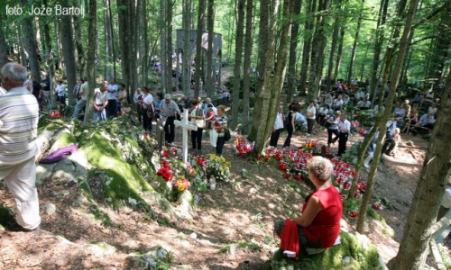 Kočevski rog spominska slovesnost spomenik