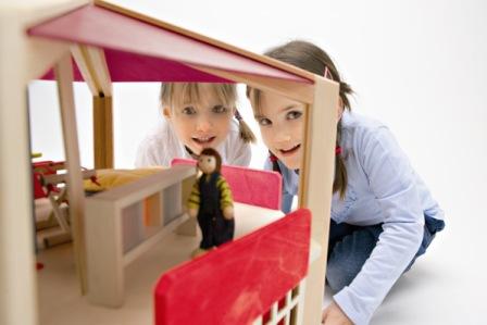 Lesene Hišice SELECTA, lesene igrače SELECTA, ropotuljice SELECTA