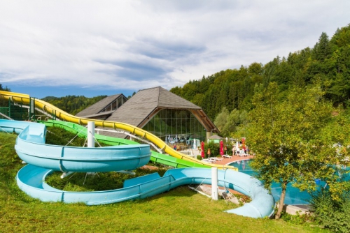 
				TERME SNOVIK<br>
Snovik 7<br>
1219 Laze v Tuhinju<br>
E: info@terme-snovik.si <br>
080 81 23<br>
Recepcija (7:00 - 22:00) 			