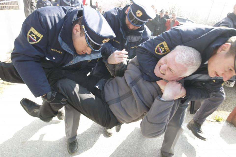 7 let je trajal montiran sodni proces, dva prej pa 4 in 6 let, zoper predsednika civilne organizacije Gibanje OPS