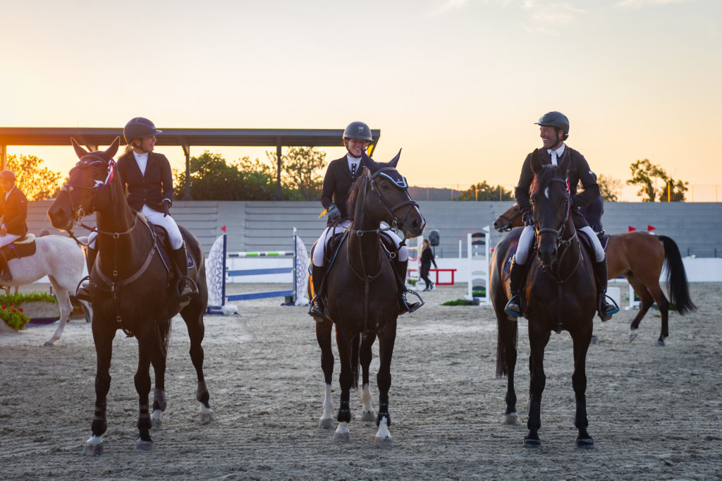 
				Prvo mesto ekipno med člani &ndash; KK Velebiro: Iza Vele, Nastja Udovč, Tomaž Laufer 			