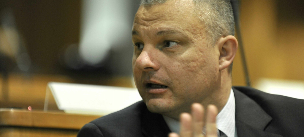 Ker naj bi kabinet predsednika vlade v odstopu Marjana &Scaron;arca oziroma sporni državni sekretar za nacionalno varnost Damir Črnec ugotovil, da naj bi bil NPU, ki ga vodi Darko Muženič (na sliki), sicer 