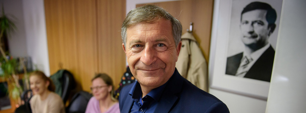 Comeback?! Nekdanji dolgoletni predsednik Desusa Karl Erjavec je menda med tistimi, ki 