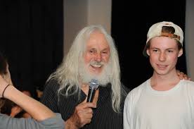 LeStudio1.com: L'artiste Armand Vaillancourt f&ecirc;te ses 82 ans...