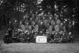 Hom&scaron;ki Orli z duhovnikom Antonom Mrkunom