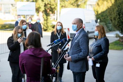 Poleg vas, ki se deklarirate, da ste stroka ...