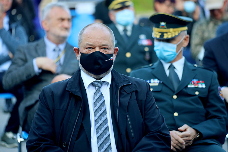				Predsednik DS RS Alojz Kov&scaron;ca se je v Izobraževalnem centru za za&scaron;čito in re&scaron;evanje na Igu, 1. junija 2021, udeležil slovesne obeležitve 30. obletnice prve zaprisege slovenskih vojakov. Foto: M. Skledar)			