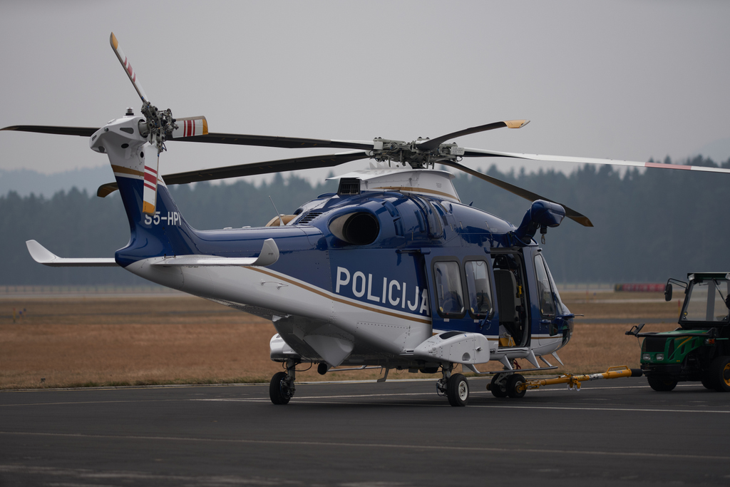 				Slovenska policija dobi večnamenski transportni helikopter AW169.			