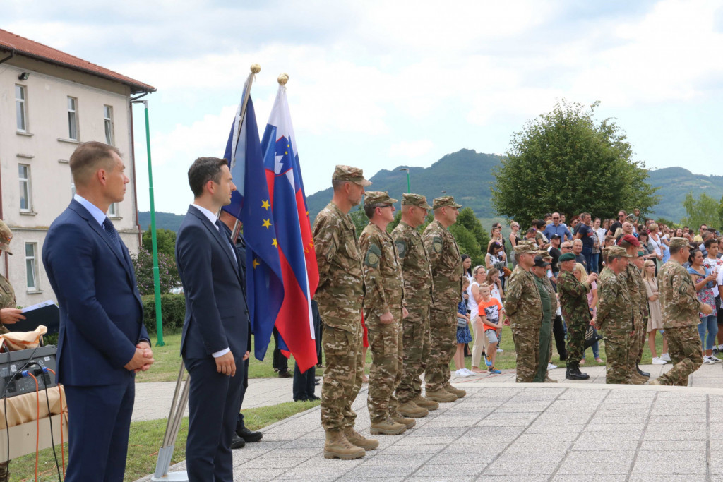 				Novo generacijo vojakov in vojakinj SV je pozdravil tudi obrambni minister Matej Tonin			