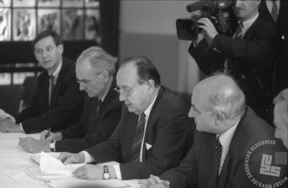 				Hans Dietrich Genscher			