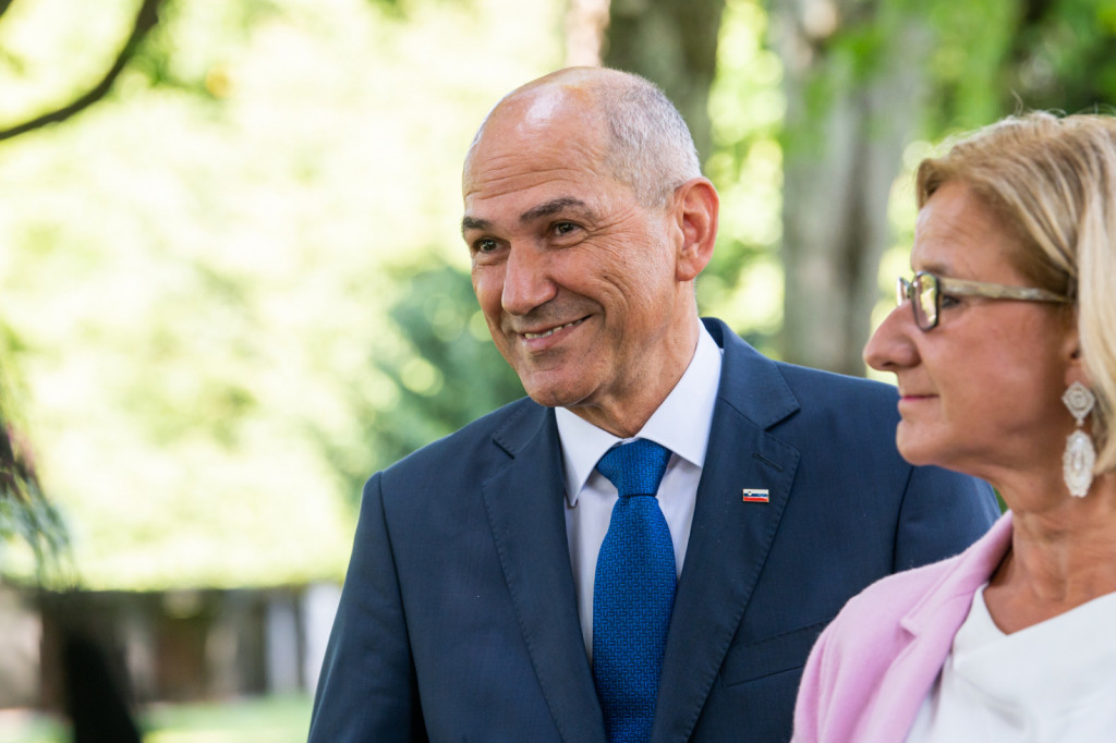 				Predsednik vlade Janez Jan&scaron;a na delovnem kosilu z deželno glavarko Spodnje Avstrije mag. Johanno Mikl-Leitner | Avtor KPV			