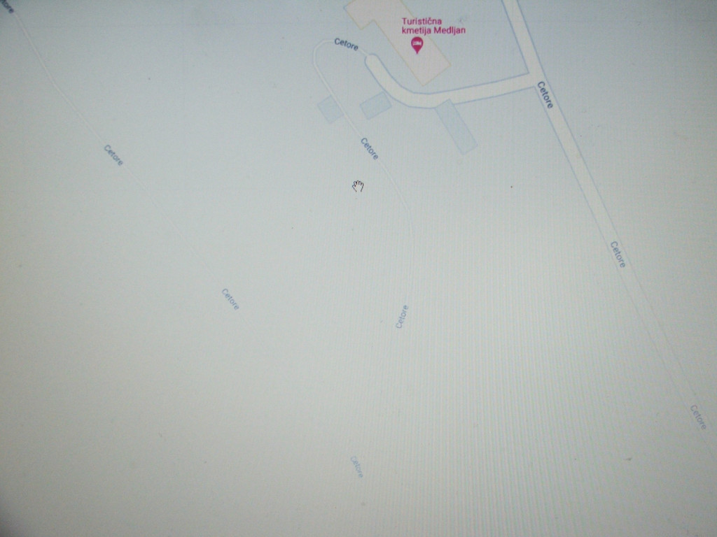 
				Občina Piran na svoji spletni strani promovira turizem na zasebnih povr&scaron;inah brez vednosti lastnika.			