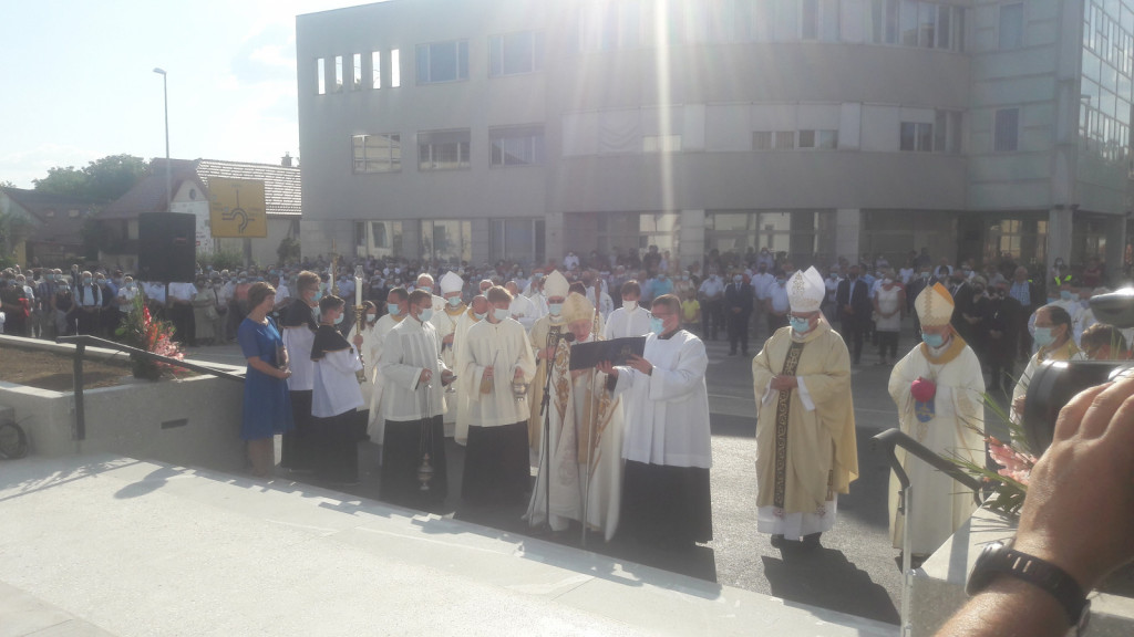 				Blagoslovitve se je udeležilo veliko Sobočanov			