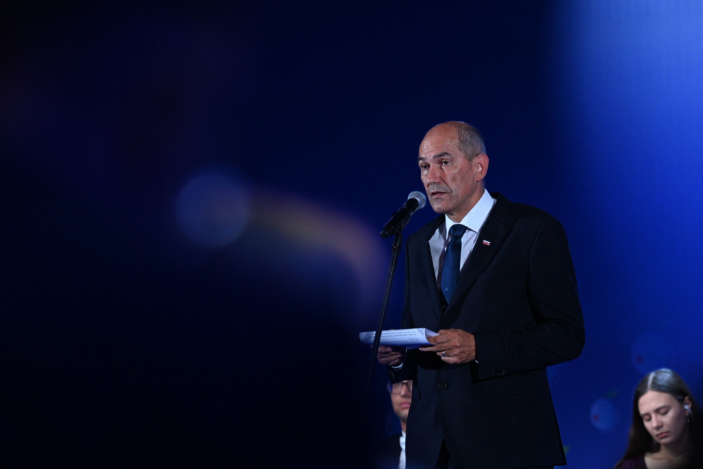 				Janez Jan&scaron;a med zahvalnim nagovorom			