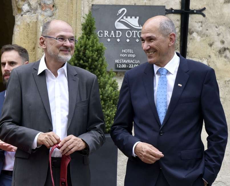 Kacinu ušlo v mikrofon ...