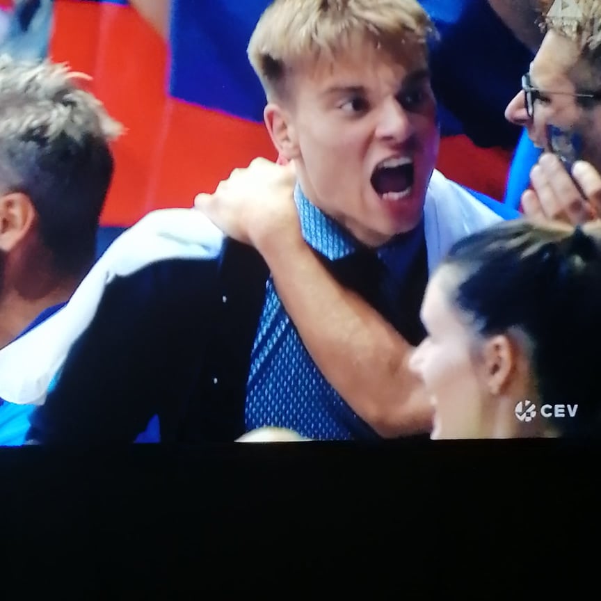 
				Navdu&scaron;eni slovenski navijač. (Foto: Posnetek zaslona-Kanal A)			