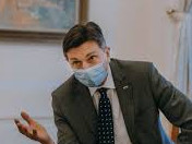 Hlapcu narodnemu veleizdajalcu Borutu Pahorju