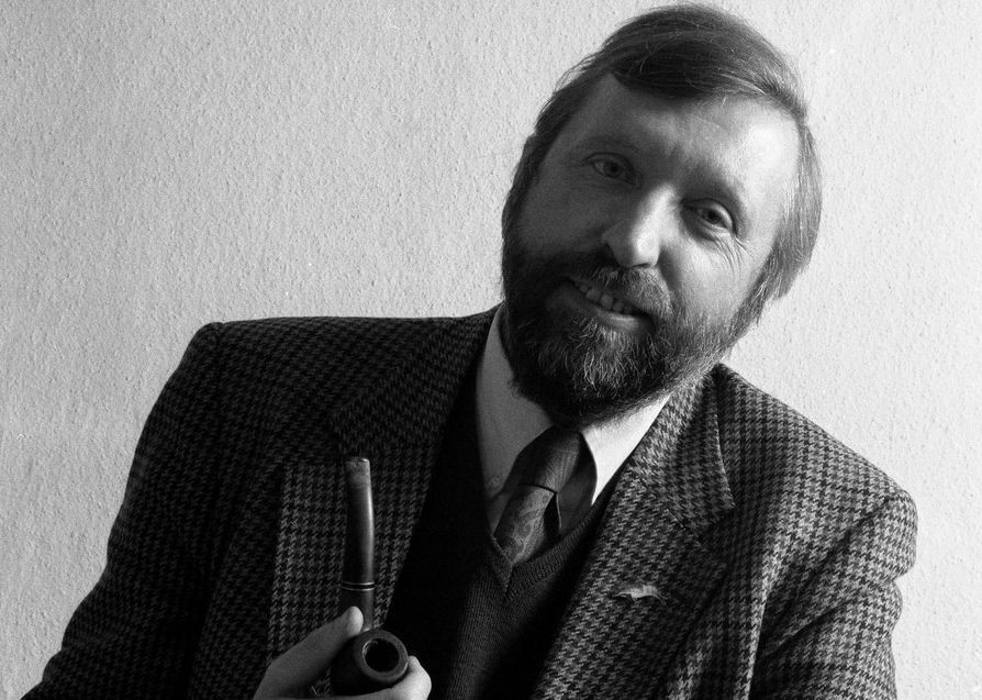 				Dimitrij Rupel meni, da mora Slovenija pohiteti z osamosvojitvenim procesom. | Avtor Tone Stojko, hrani: Muzej novej&scaron;e zgodovine Slovenije			