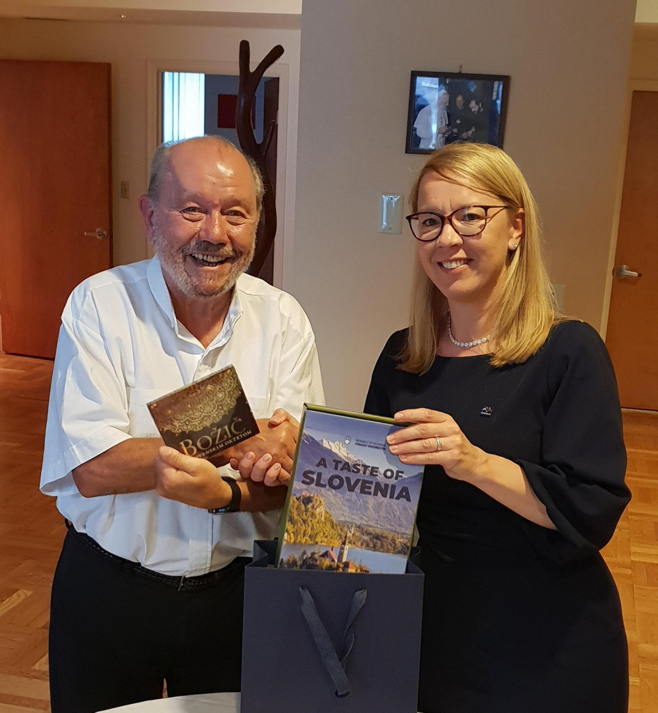 				Ministrica dr. Jaklitscheva in pater Krizolog Cimerman			