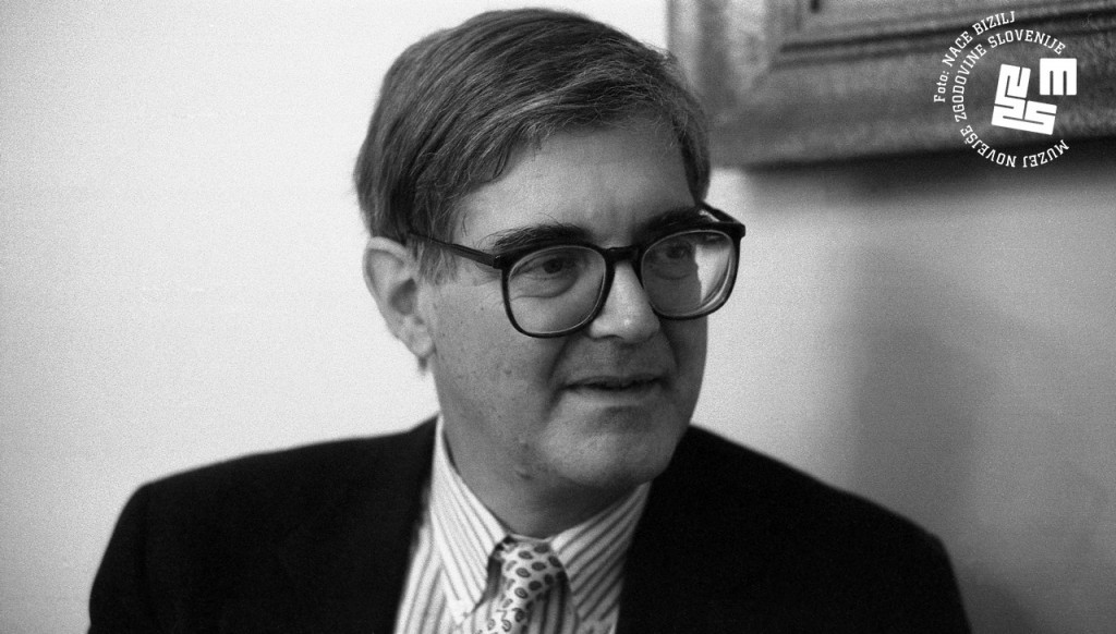 				Na obisk v Ljubljano je pri&scaron;el ameri&scaron;ki veleposlanik v Beogradu in poznej&scaron;i državni sekretar Warren Zimmermann. | Avtor Tone Stojko. Hrani Muzej novej&scaron;e zgodovine Slovenije.			