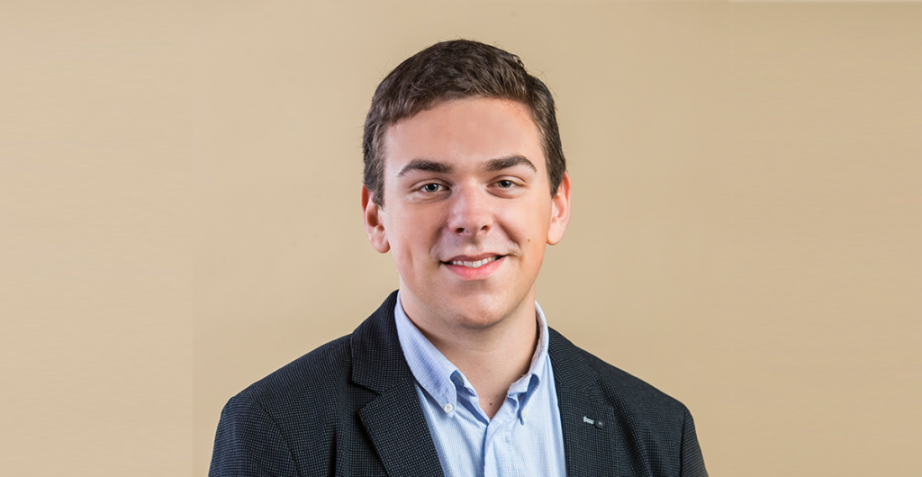 
				Predsednik komisije, Grega Ciglar (Lista Zorana Jankovića) zatrjuje, da gre za &scaron;e eno provokacijo Starihe in upa, da bodo člani komisije predlog soglasno zavrnili. (Foto: Posnetek zaslona- MOL)			