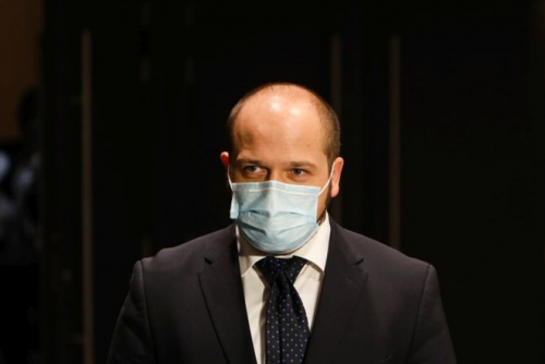 Po na&scaron;em <a href="https://www.dnevnik.si/1042975260">razkritju</a> se vrstijo pozivi k odstopu.