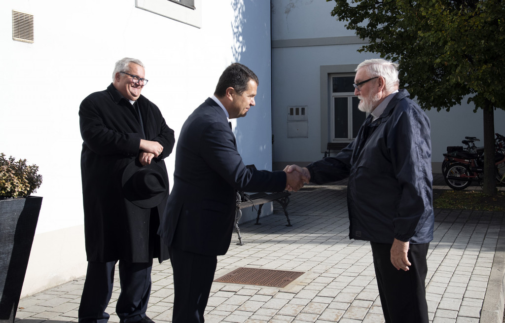				Župan Lendave Janez Magyar, &scaron;kof msgr. Anton Žerdin Bukovec in sobo&scaron;ki &scaron;kof msgr. dr. Peter &Scaron;tumpf			