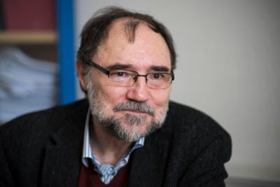 				Predsednik slovenskega PEN centra Boris A. Novak pisal ministru za kulturo dr. Andreju Capudru, da pričakuje refundacijo stro&scaron;kov za delo, ki so ga namenili &raquo;boju za svobodo in demokracijo&laquo;. Med stro&scaron;ki na&scaron;teje avtorske honorarje za sestavo obvestil o razmerah v Sloveniji, prevode, tisk, tiskovine, prevozne stro&scaron;ke in po&scaron;tnino			