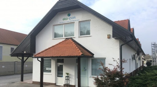 
				Sedež podjetja Eko.park. Prek tega javnega podjetja je Anton Balažek financiral predsedni&scaron;ko kampanjo Danila T&uuml;rka. (Foto: Posnetek zaslona- Lendavainfo)			