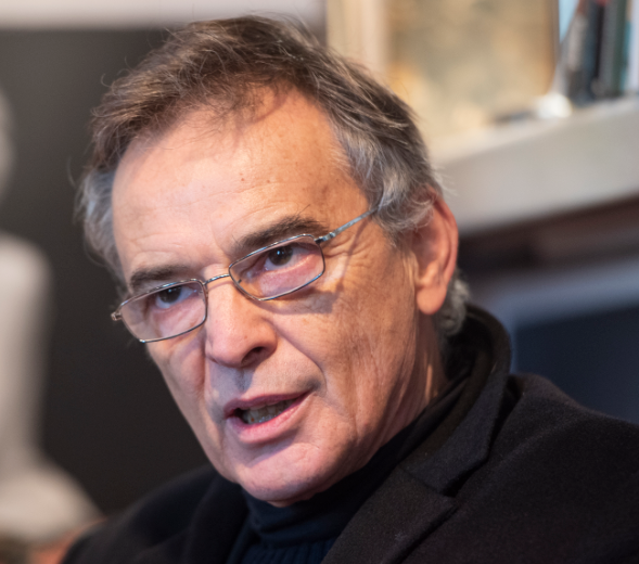 
				Odstopljeni ravnatelj SNG Drama Igor Samobor. (Foto: STA)			