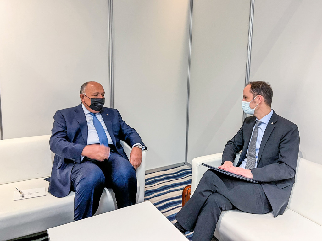 				Minister dr. Logar se je ob robu dogodka v Barceloni srečal z ministrom za zunanje zadeve Egipta Samehom Shoukryjem			