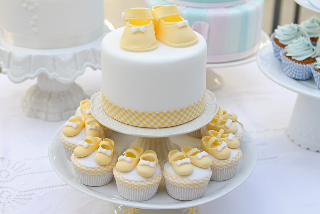 OPRIJEMLJIVE TOČKE, NA KATERIH SE GRADI POEZIJO