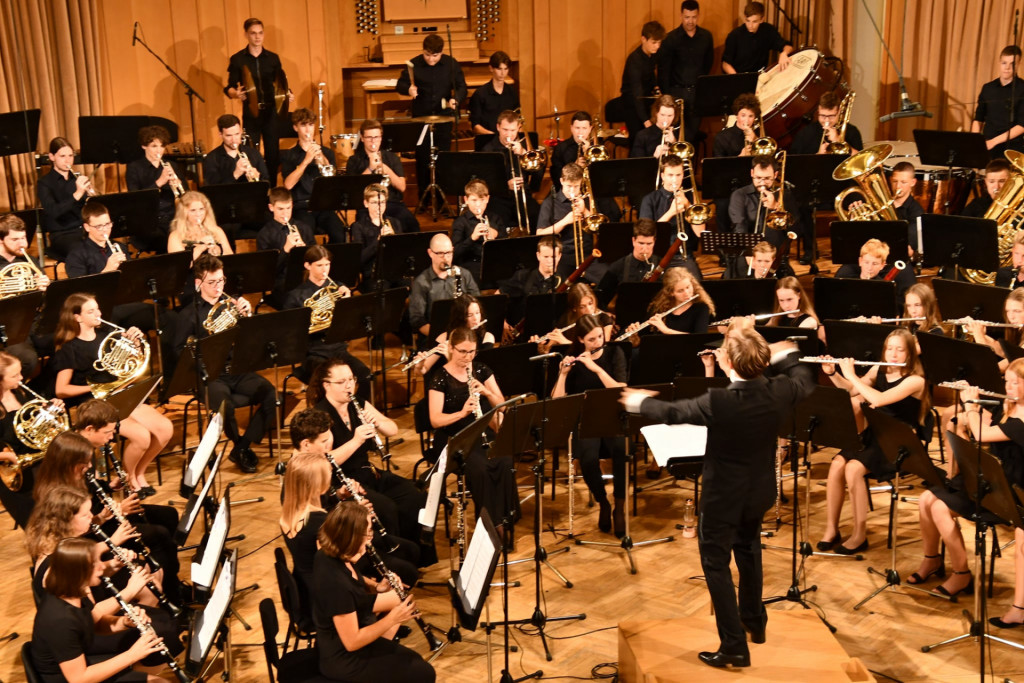 
				Slovenski mladinski pihalni orkester			