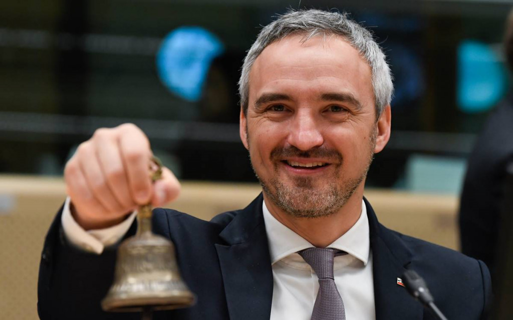 				Ob koncu predsedovanja Svetu EU bodo ostali konkretni rezultati s podpisom Slovenije na &scaron;tevilnih področjih, med drugim tudi sociali			