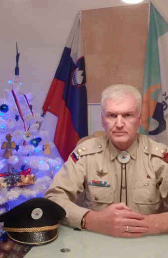 Narod, zdaj tvoja sodba se piše, zapiši jo sam!