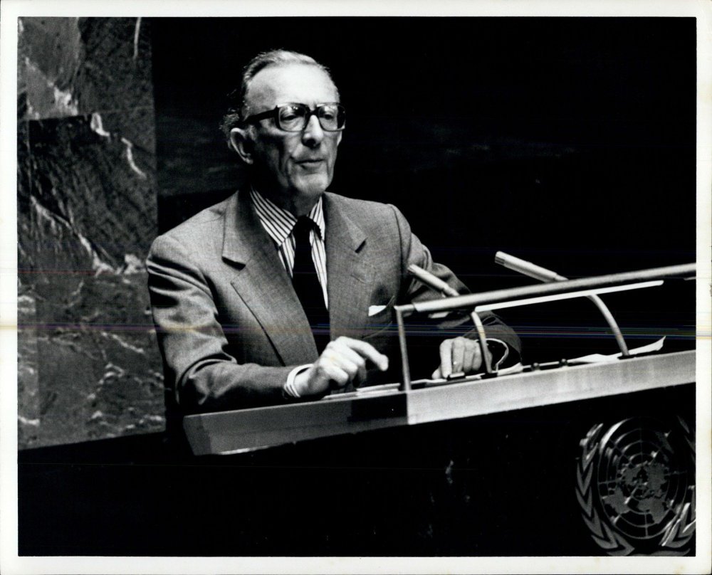 				Lord Carrington			