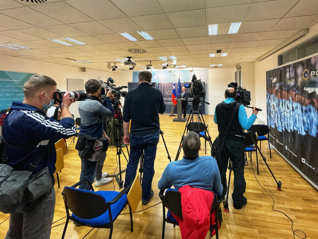 				Novinarska konferenca ministra za notranje zadeve Ale&scaron;a Hojsa ob koncu slovenskega predsedovanja Svetu EU | Avtor Ministrstvo za notranje zad			