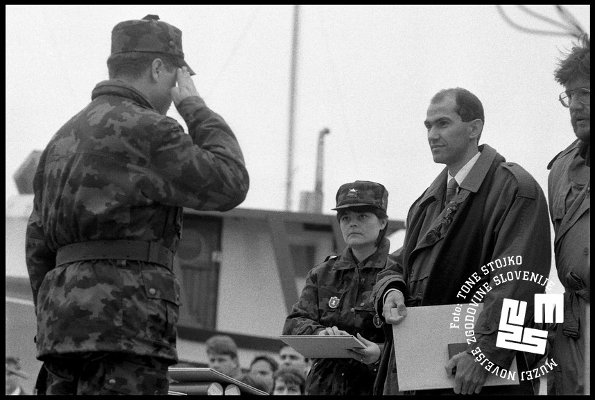 				General Slapar in obrambni minister  Janez Jan&scaron;a			