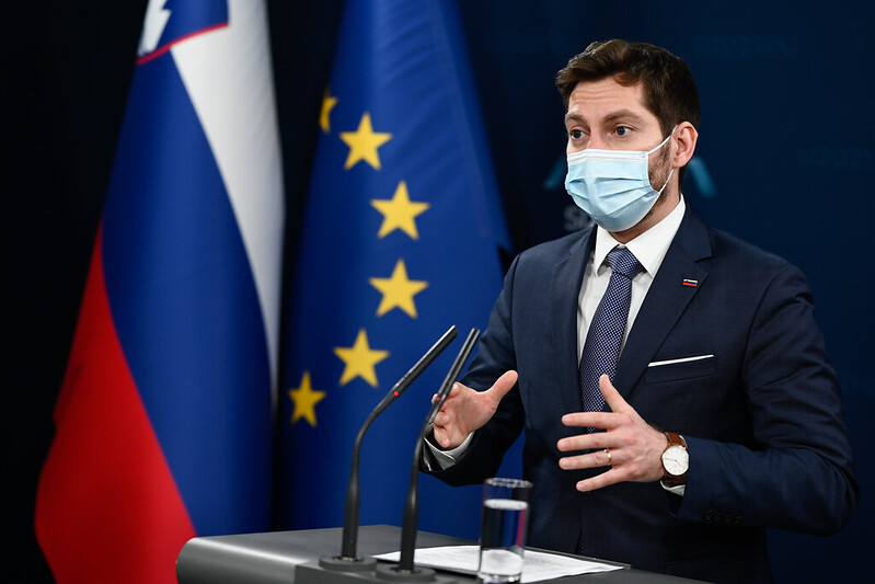 				Mark Boris Andrijanič: Po &scaron;tevilnih usklajevanjih smo na zasedanju novembrskega Sveta za konkurenčnost uspeli potrditi splo&scaron;ni pristop za besedilo Akta o digitalnih storitvah			