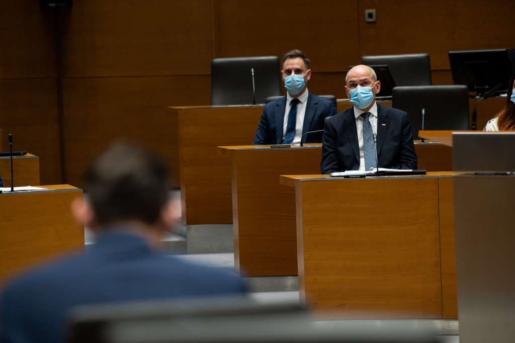 				Premier Janez Jan&scaron;a je na 29. redni seji Državnega zbora odgovarjal na ustna poslanska vpra&scaron;anja. | Avtor Kabinet predsednika vlade			