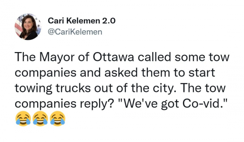 Župan Ottawe je klical razne vlečne službe, da naj začnejo odstranjevati tovornjake iz mesta...