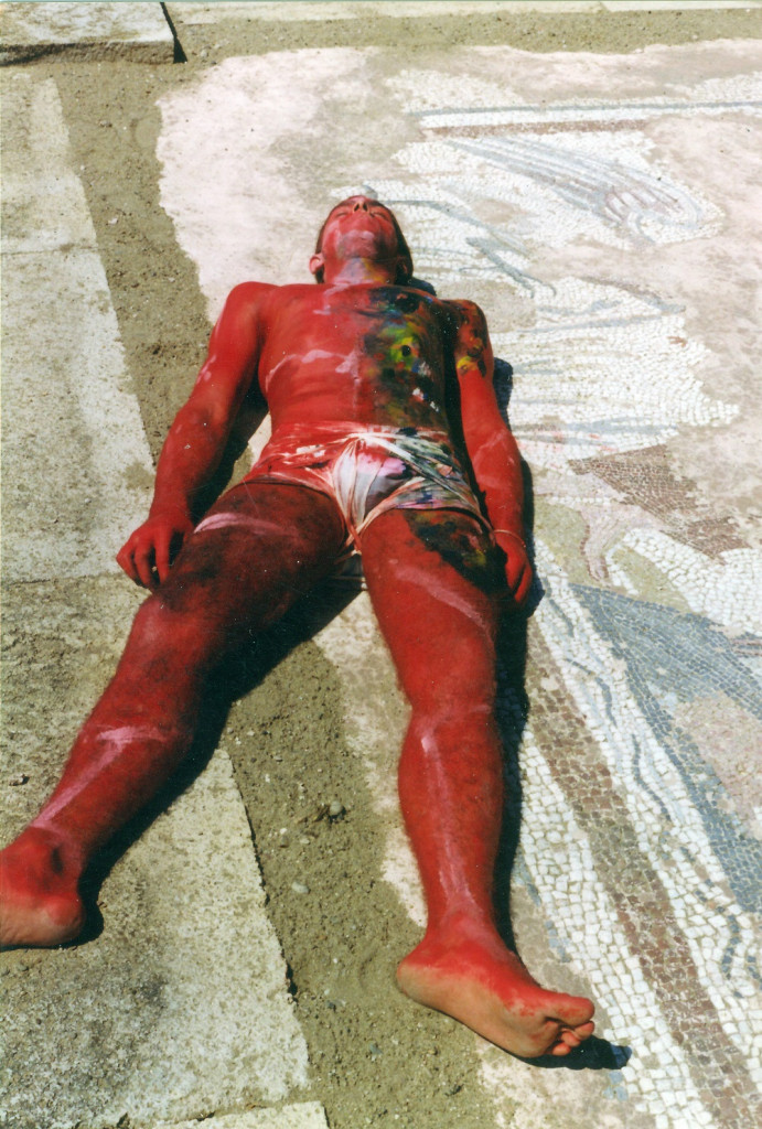 O IZVAJANJU BOLEČINE IN PRIČEVANJU TRPLJENJA