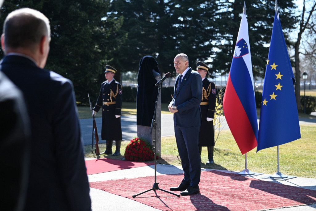 				Govor predsednika vlade Janeza Jan&scaron;e na odkritju kipa dr. Jožeta Pučnika | Avtor Kabinet predsednika vlade			