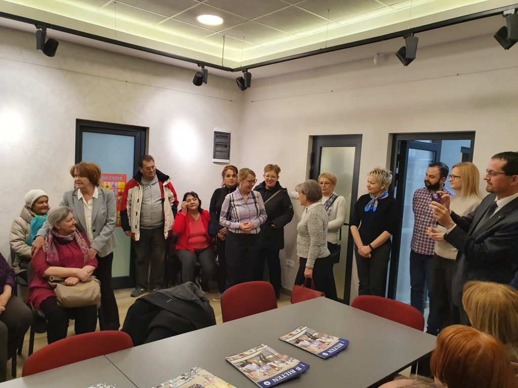 				Ministrica Jaklitscheva s člani dru&scaron;tva Banja Luka			