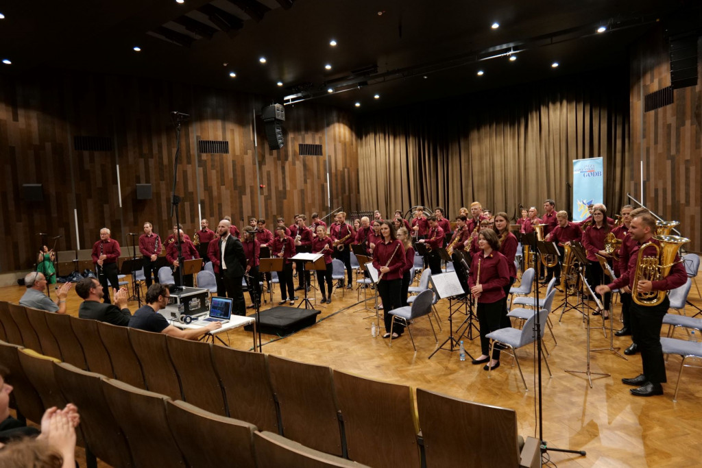 
				Postojnska godba 1808			