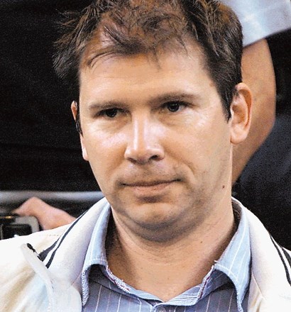 
				Sodni izvr&scaron;itelj Tadej Poljak, v preteklosti soobtoženi v zadevi Balkanski bojevnik. (Foto: Posnetek zaslona-Dnevnik)			