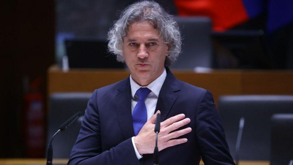 Stresni TEST za Dr. Roberta Goloba, minuto pred dvanajsto