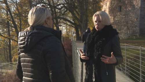 Njen življenjski moto je: trdo delaj in se dobro zabavaj. To je prebrala v knjigi angleške zdravnice Miriam Stoppard, ki je veliko pisala o ženskih temah.